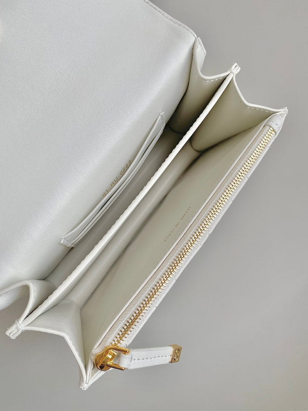 MINI BORSA A CATENA 17 IN PELLE DI VITELLO BIANCA