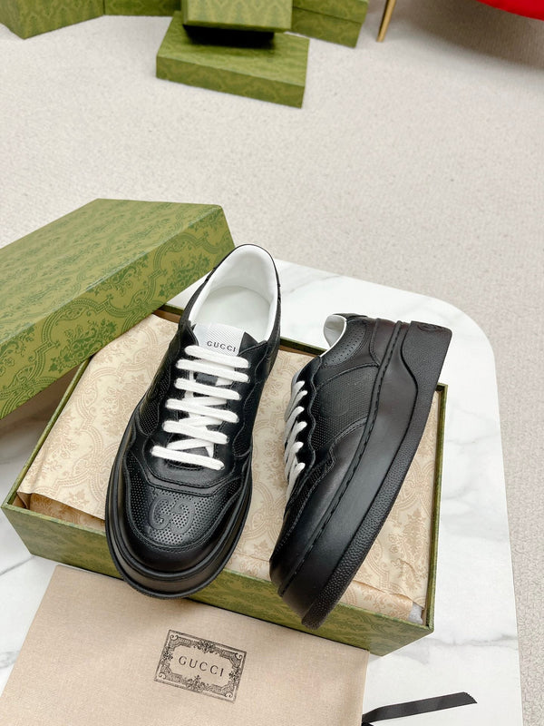 SNEAKERS IN PELLE DI VITELLO NERA CON GG GOFFRATO