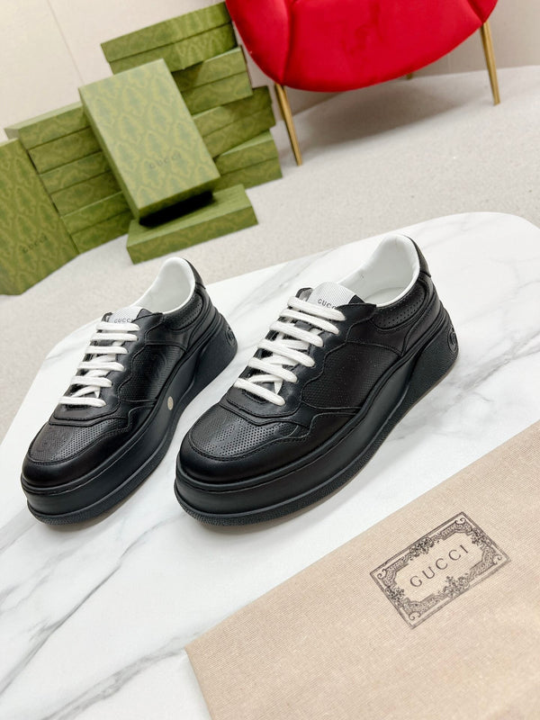 SNEAKERS IN PELLE DI VITELLO NERA CON GG GOFFRATO