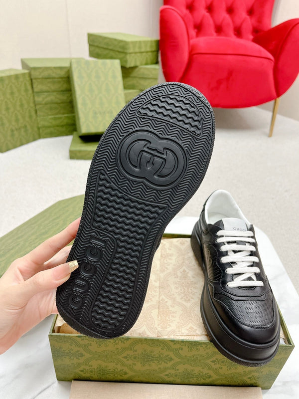 SNEAKERS IN PELLE DI VITELLO NERA CON GG GOFFRATO