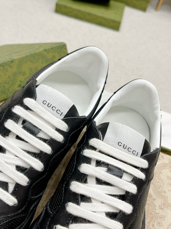SNEAKERS IN PELLE DI VITELLO NERA CON GG GOFFRATO