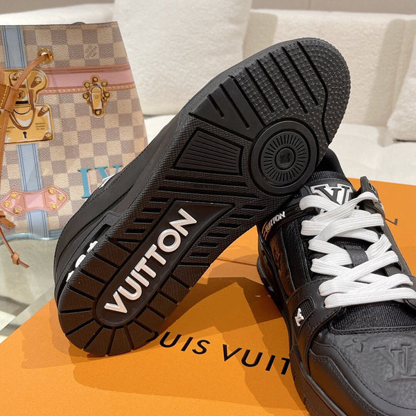 LV 1AHTB0 Trainer Sneaker Black Monogram-Embossed Leather Lace 626731