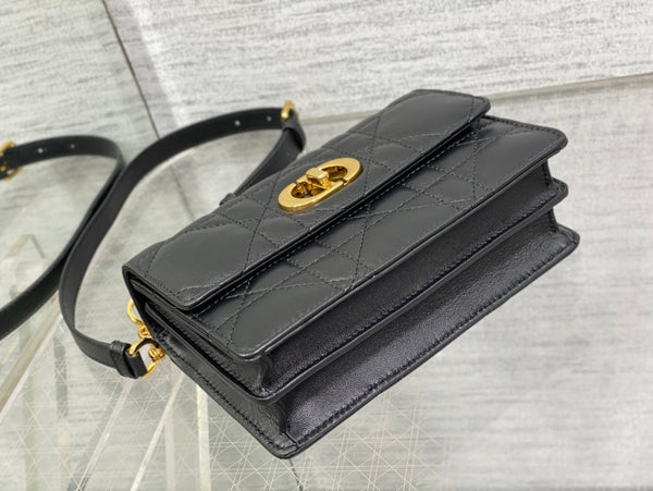 miss caro mini 18 pelle di vitello nera