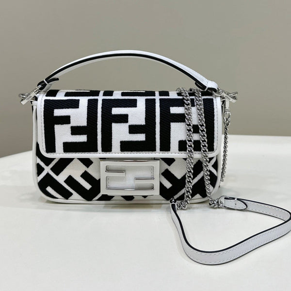 BORSA FENDI 19 BAGUETTE IN TELA MISTA NERA E BIANCA CON FERRAMENTA ORO