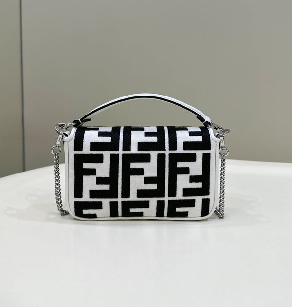 BORSA FENDI 19 BAGUETTE IN TELA MISTA NERA E BIANCA CON FERRAMENTA ORO