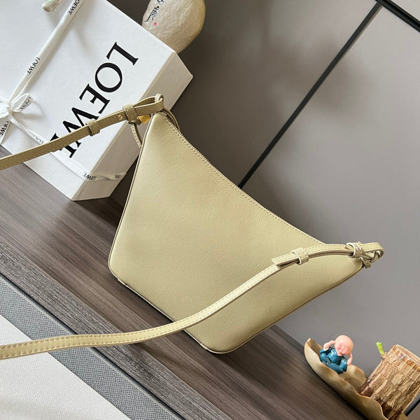 BORSA LOE LUNA HOBO 28 IN PELLE DI VITELLO BEIGE CREMA