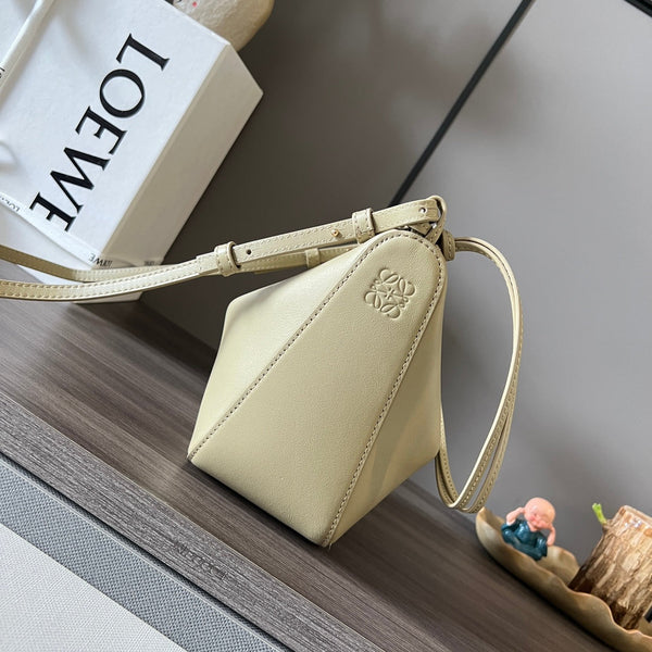 BORSA LOE LUNA HOBO 28 IN PELLE DI VITELLO BEIGE CREMA