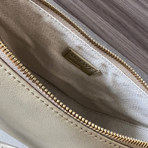 BORSA LOE LUNA HOBO 28 IN PELLE DI VITELLO BEIGE CREMA