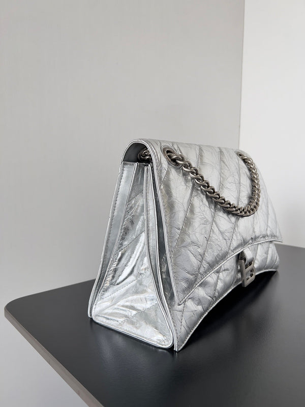 BORSA CRUSH CHAINED 32 IN PELLE DI VITELLO SCHIACCIATA TRAPUNTATA METALLIZZATA ARGENTO