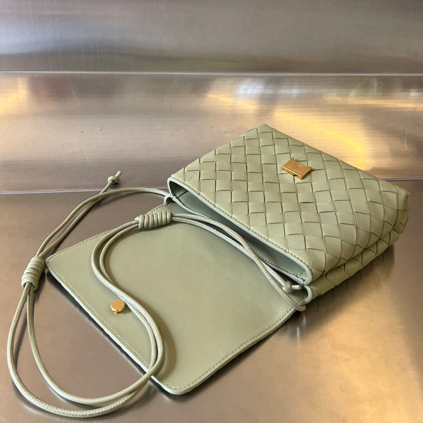 BV Mini Borsa a Tracolla 19cm Pelle di Vitello Verde Chiaro Ghw 