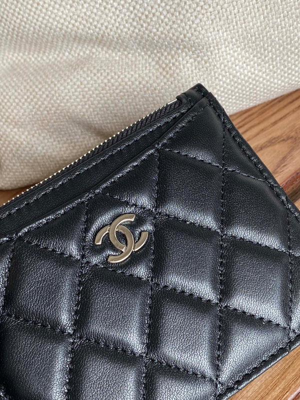 CC A84105 Coin Case Black Sliver Metal Lamskin 240725