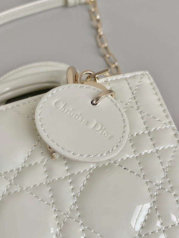 MINI BORSA D-JOY 17 IN PELLE DI AGNELLO BIANCA