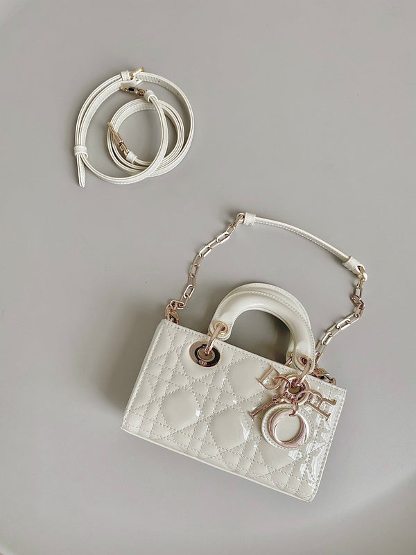 MINI BORSA D-JOY 17 IN PELLE DI AGNELLO BIANCA
