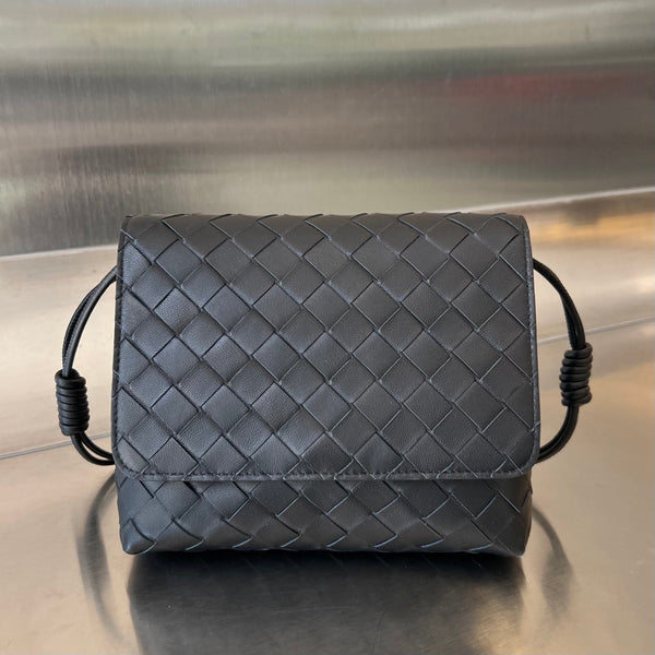 BV Mini Borsa a Tracolla 19cm Pelle di Vitello Nera Ghw 