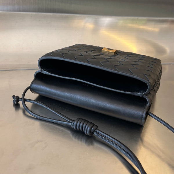 BV Mini Borsa a Tracolla 19cm Pelle di Vitello Nera Ghw 