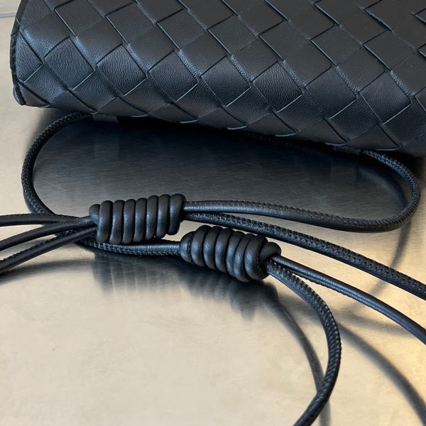 BV Mini Borsa a Tracolla 19cm Pelle di Vitello Nera Ghw 