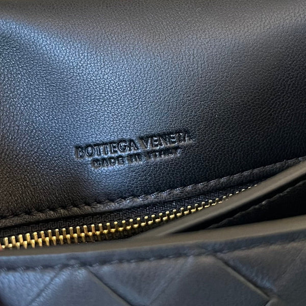 BV Mini Borsa a Tracolla 19cm Pelle di Vitello Nera Ghw 