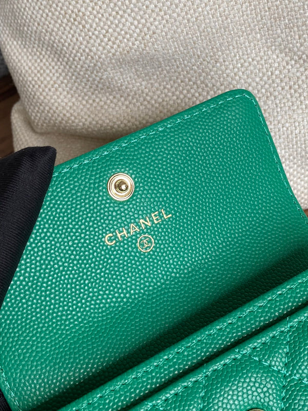 Portafoglio piccolo cc 11 cm caviale verde scuro hardware oro chiaro