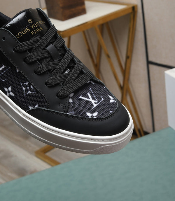 SNEAKERS LV IN PELLE DI VITELLO NERA E TELA MONOGRAM
