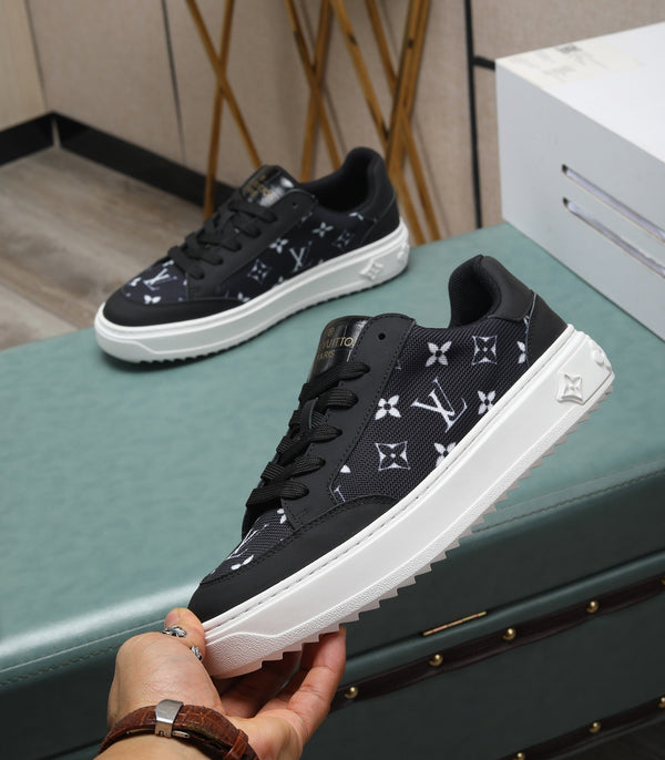 SNEAKERS LV IN PELLE DI VITELLO NERA E TELA MONOGRAM