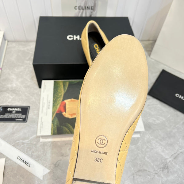 ballerina beige nera in pelle di vitello trapuntata