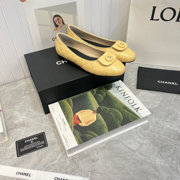 ballerina beige nera in pelle di vitello trapuntata