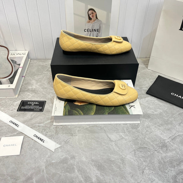 ballerina beige nera in pelle di vitello trapuntata