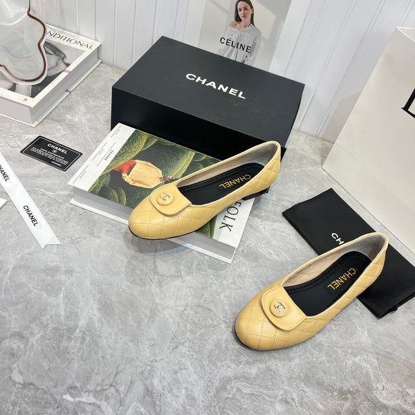 ballerina beige nera in pelle di vitello trapuntata