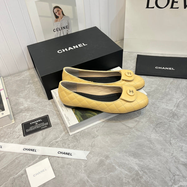 ballerina beige nera in pelle di vitello trapuntata