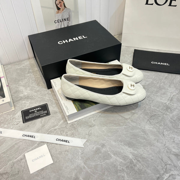ballerina bianca nera in pelle di vitello trapuntata