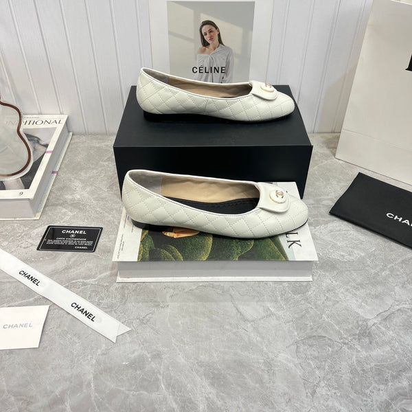 ballerina bianca nera in pelle di vitello trapuntata
