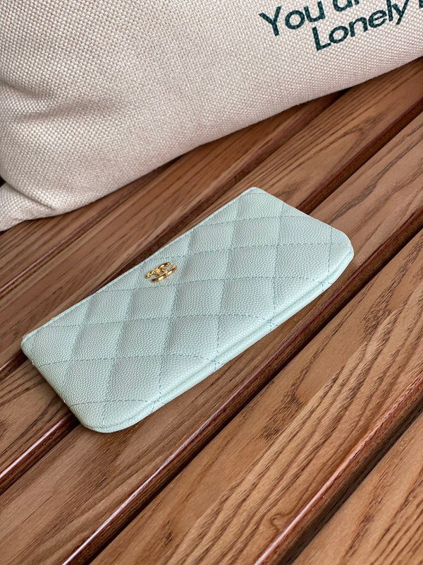 Portafoglio con cerniera cc 15 blu nuvola chiaro caviale hardware oro