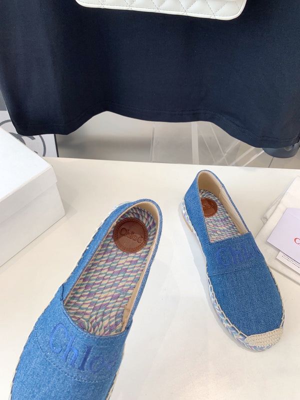 CHLOÉ LOAFER SHOES IN CERULEAN BLUE DENIM AND WOVEN RAFFIA