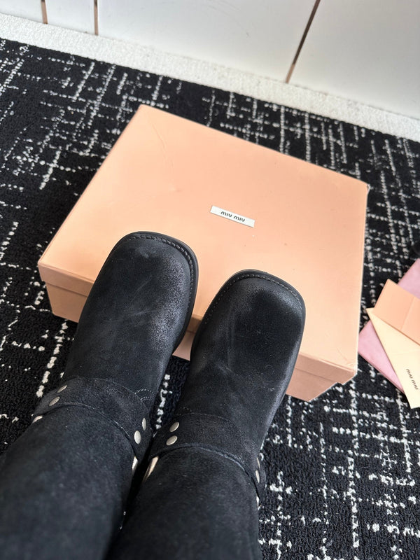 Miu Classic Runway Boots Black Suede 455905