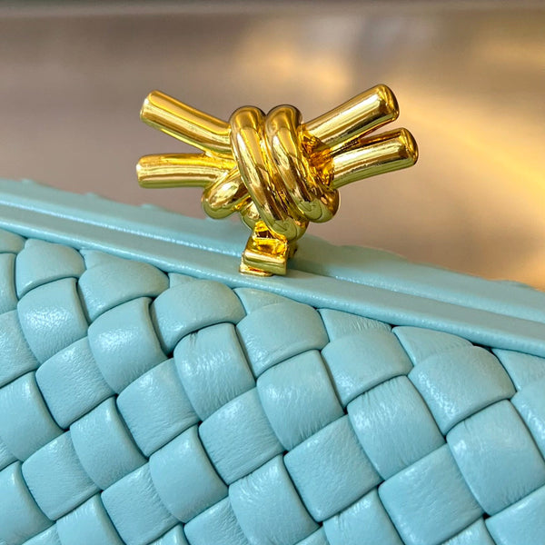 KNOT 20 IN PELLE DI AGNELLO BLU PASTELLO