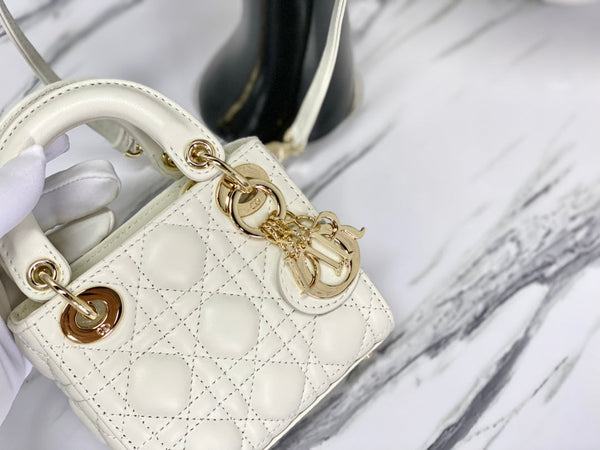 BORSA MICRO LADY 12 IN PELLE DI AGNELLO BIANCA