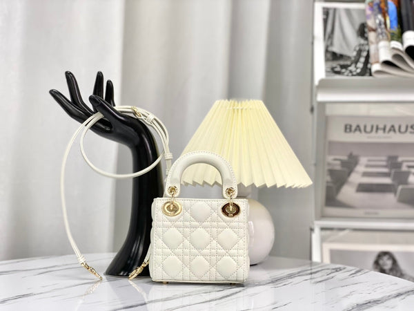 BORSA MICRO LADY 12 IN PELLE DI AGNELLO BIANCA