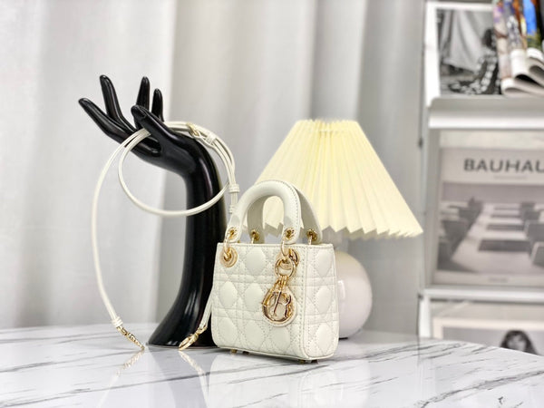 BORSA MICRO LADY 12 IN PELLE DI AGNELLO BIANCA