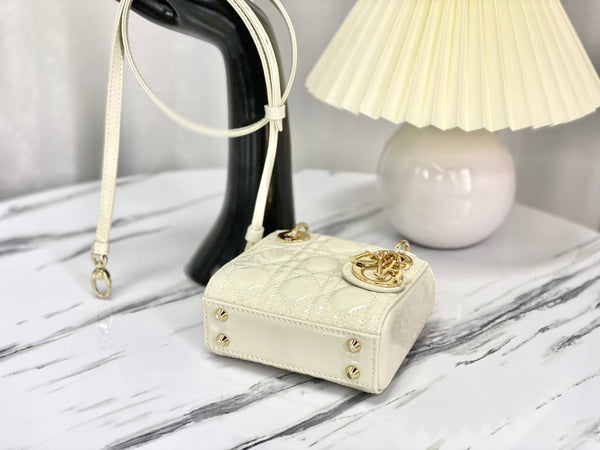 BORSA MICRO LADY 12 IN PELLE DI AGNELLO BIANCA LUCIDA