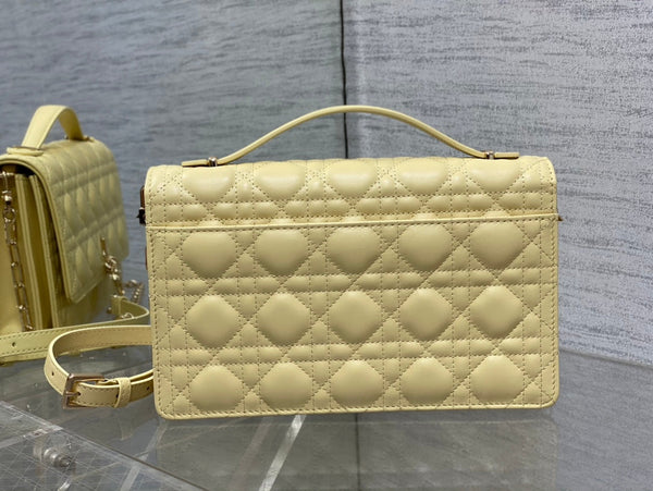 MINI BAG 24 IN LIGHT YELLOW PATENT CANNAGE CALFSKIN