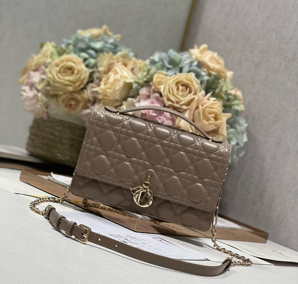 MISS CD 24CM PELLE DI AGNELLO MARRONE SCURO