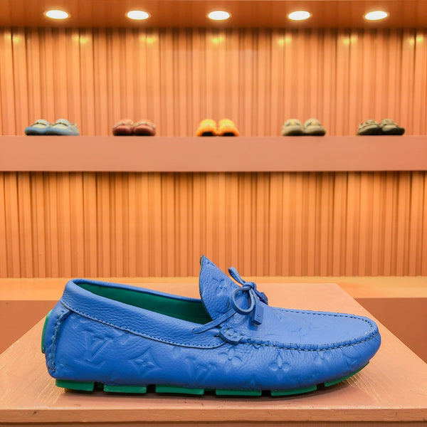 MOCASSINO LV IN PELLE DI VITELLO GOFFRATA BLU COBALTO