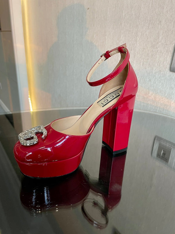 décolleté con plateau 12cm con doppia g in vernice rossa