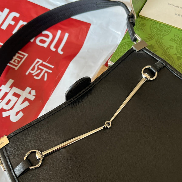 BORSA A TRACOLLA SLIM HORSEBIT PICCOLA 23 IN PELLE DI VITELLO NERA CON FERRAMENTA IN PALLADIO