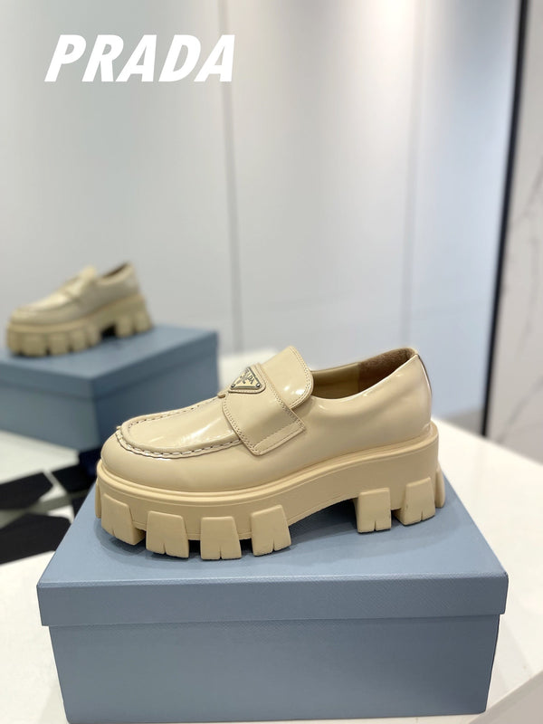 MOCASSINI MONOLITH IN PELLE SPAZZOLATA PRA BEIGE