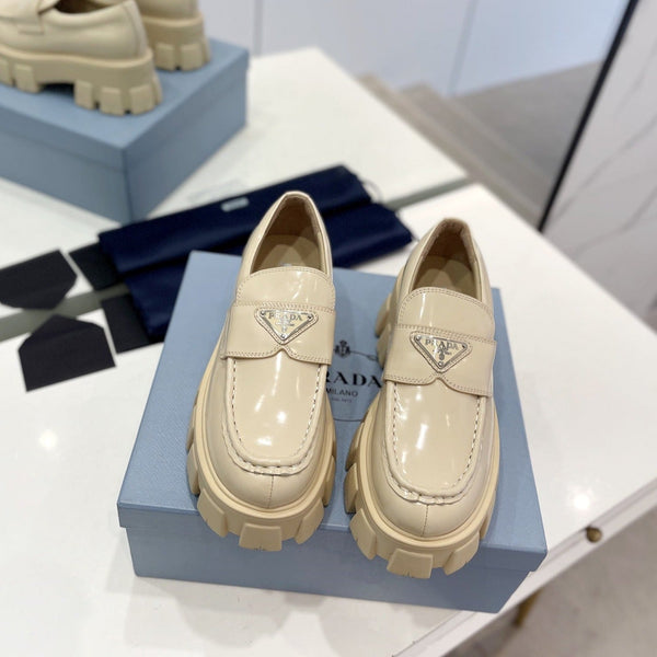 MOCASSINI MONOLITH IN PELLE SPAZZOLATA PRA BEIGE