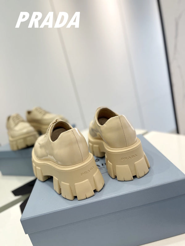 MOCASSINI CON LACCI IN PELLE SPAZZOLATA PRA MONOLITH BEIGE