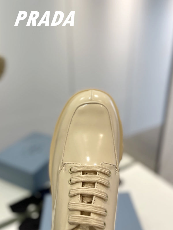MOCASSINI CON LACCI IN PELLE SPAZZOLATA PRA MONOLITH BEIGE