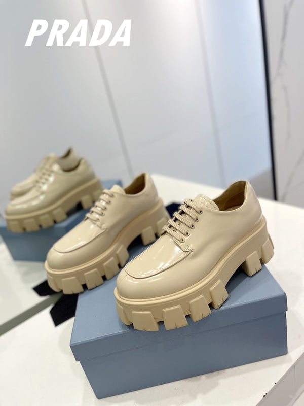 MOCASSINI CON LACCI IN PELLE SPAZZOLATA PRA MONOLITH BEIGE