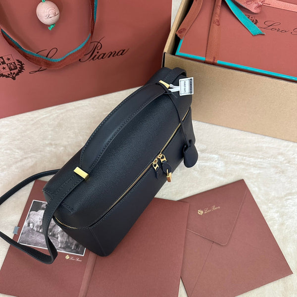 BORSA EXTRA L27 IN PELLE DI VITELLO MARTELLATA NERA CON FERRAMENTA ORO